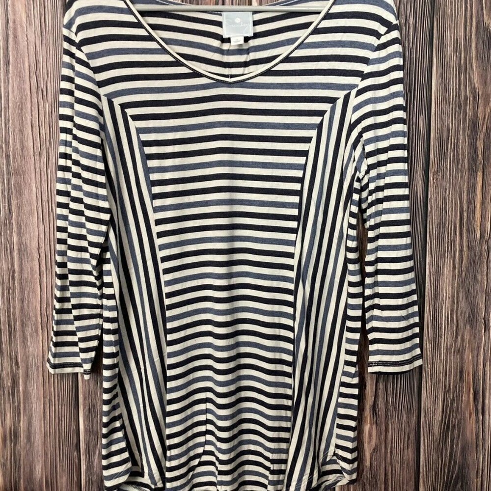 𝅺db Sunday Women’s 3/4 Sleeve Blue and White Stripe